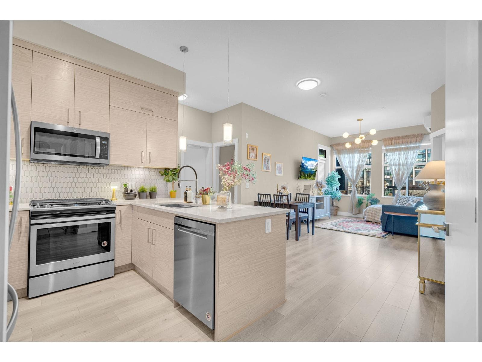 219 2120 GLADWIN ROAD — Abbotsford, British Columbia - Main photo