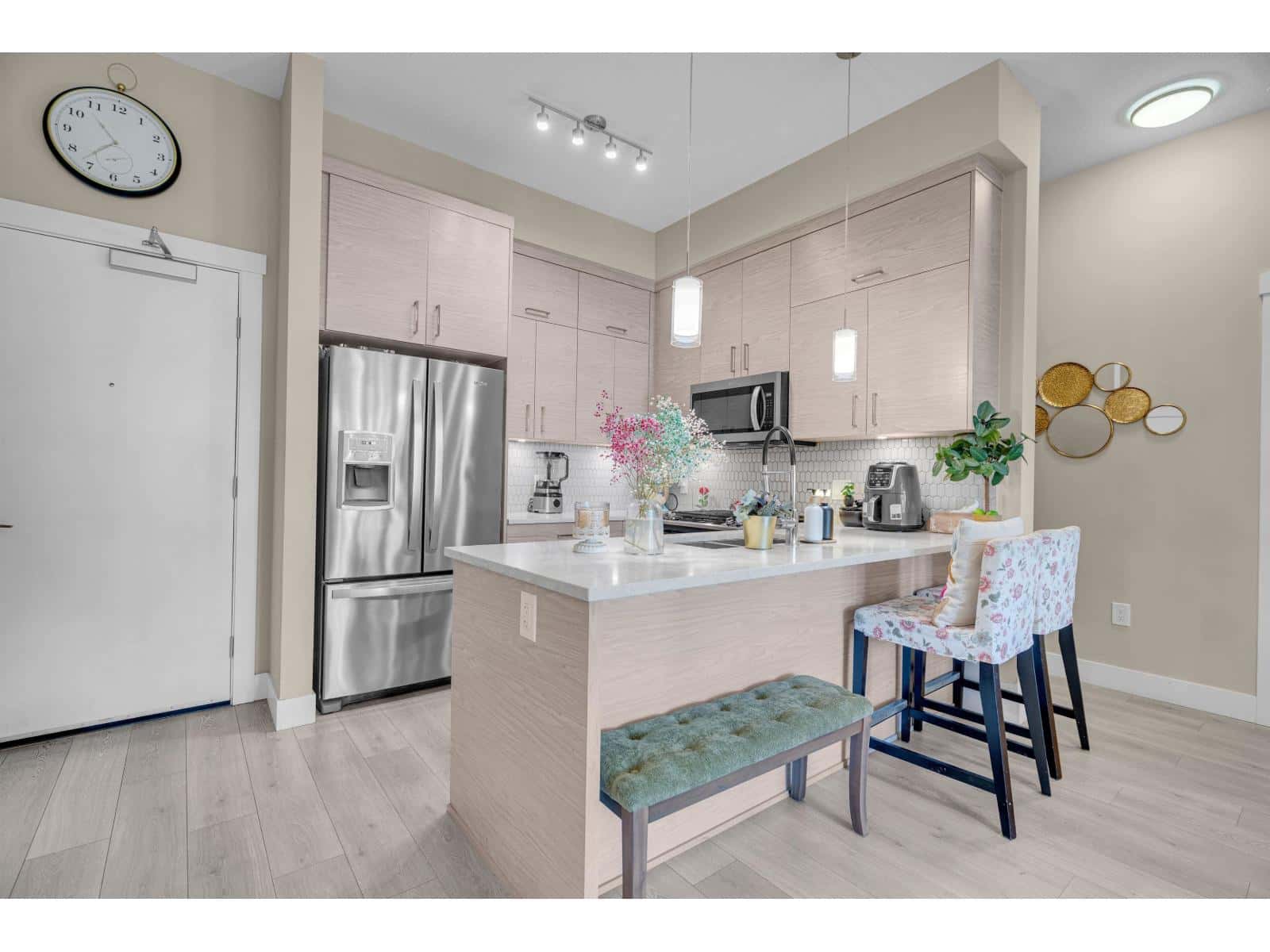 219 2120 GLADWIN ROAD — Abbotsford, British Columbia - Photo 4 of 35