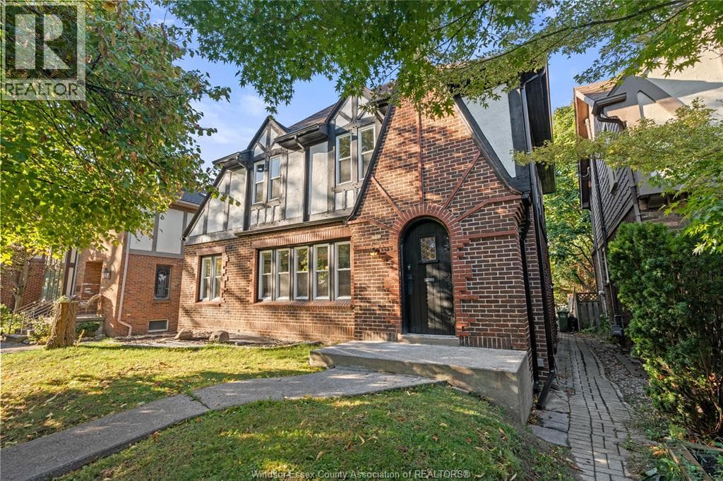 2163 VICTORIA — Windsor, Ontario - Main photo