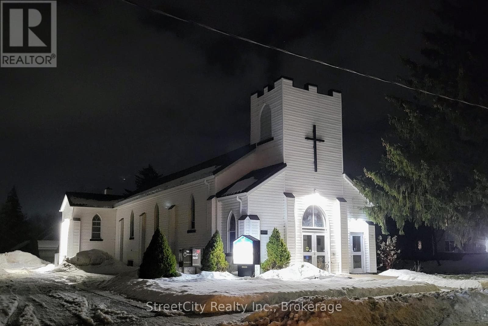 133 HOME STREET — Stratford, Ontario - Main photo