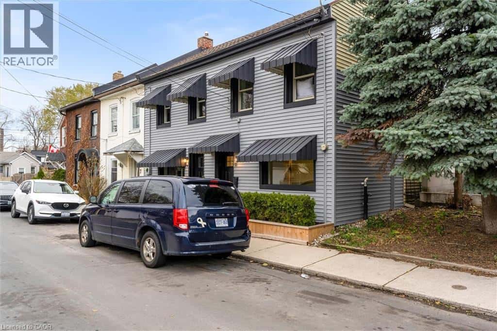 11 FORD Street — Hamilton, Ontario - Photo 2 of 29