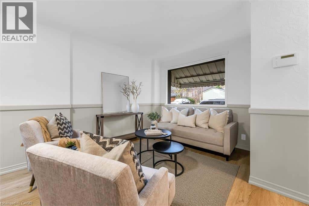 11 FORD Street — Hamilton, Ontario - Photo 4 of 29