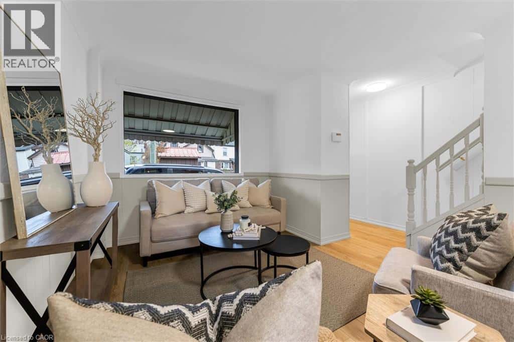 11 FORD Street — Hamilton, Ontario - Photo 5 of 29