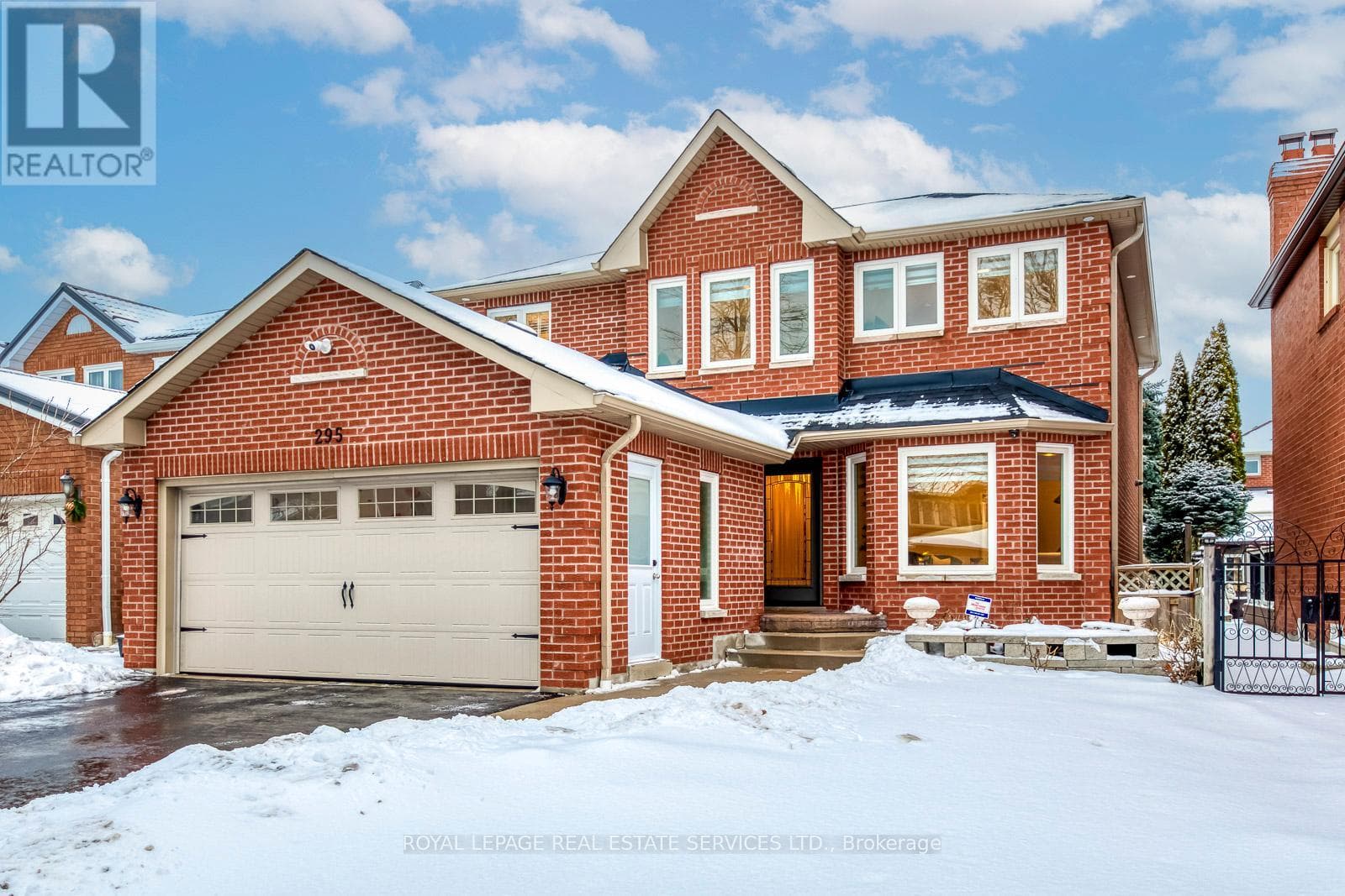 295 CANITAL COURT — Mississauga (Hurontario), Ontario - Main photo