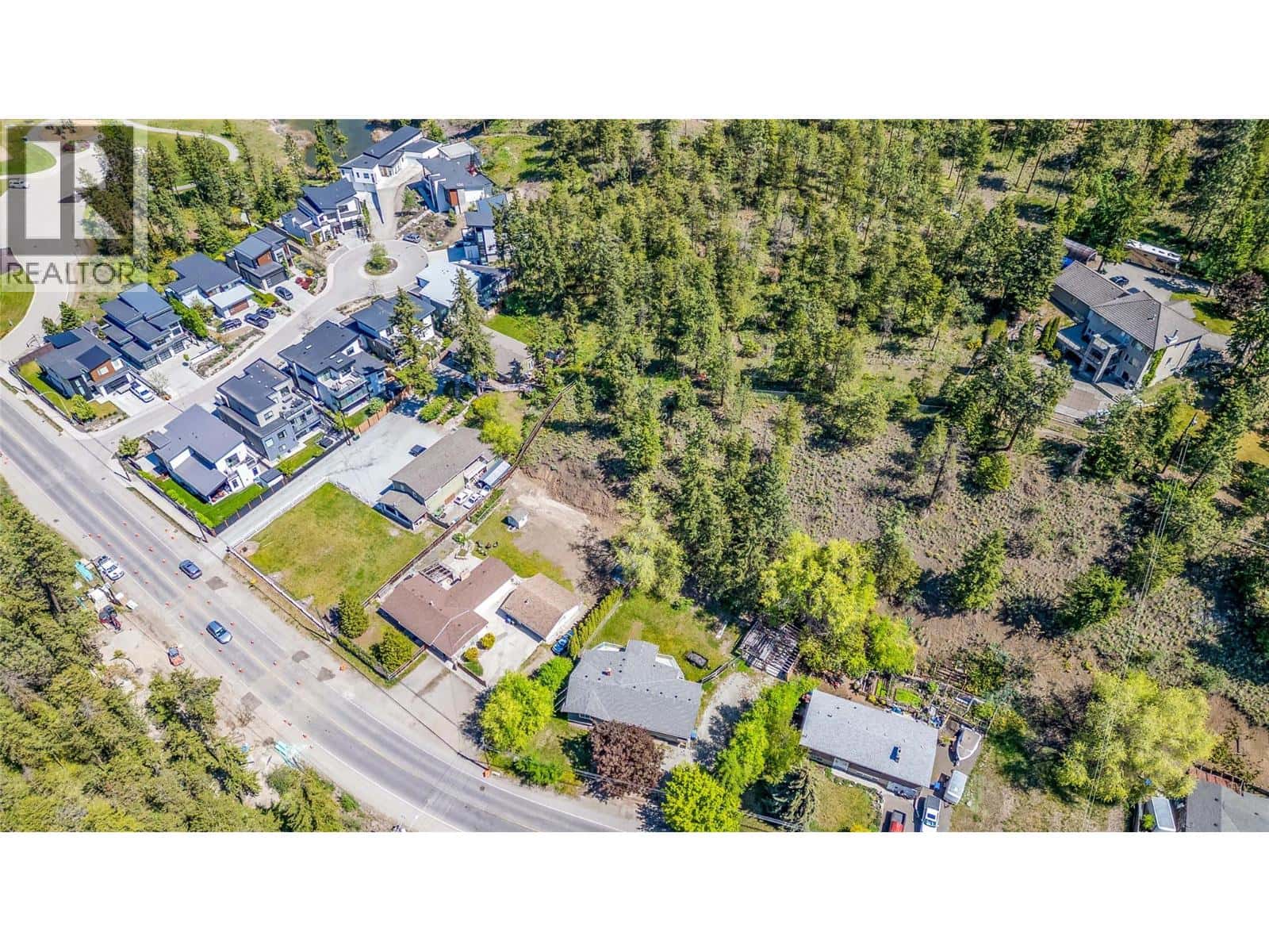 365 Clifton Road — Kelowna, British Columbia - Photo 5 of 45