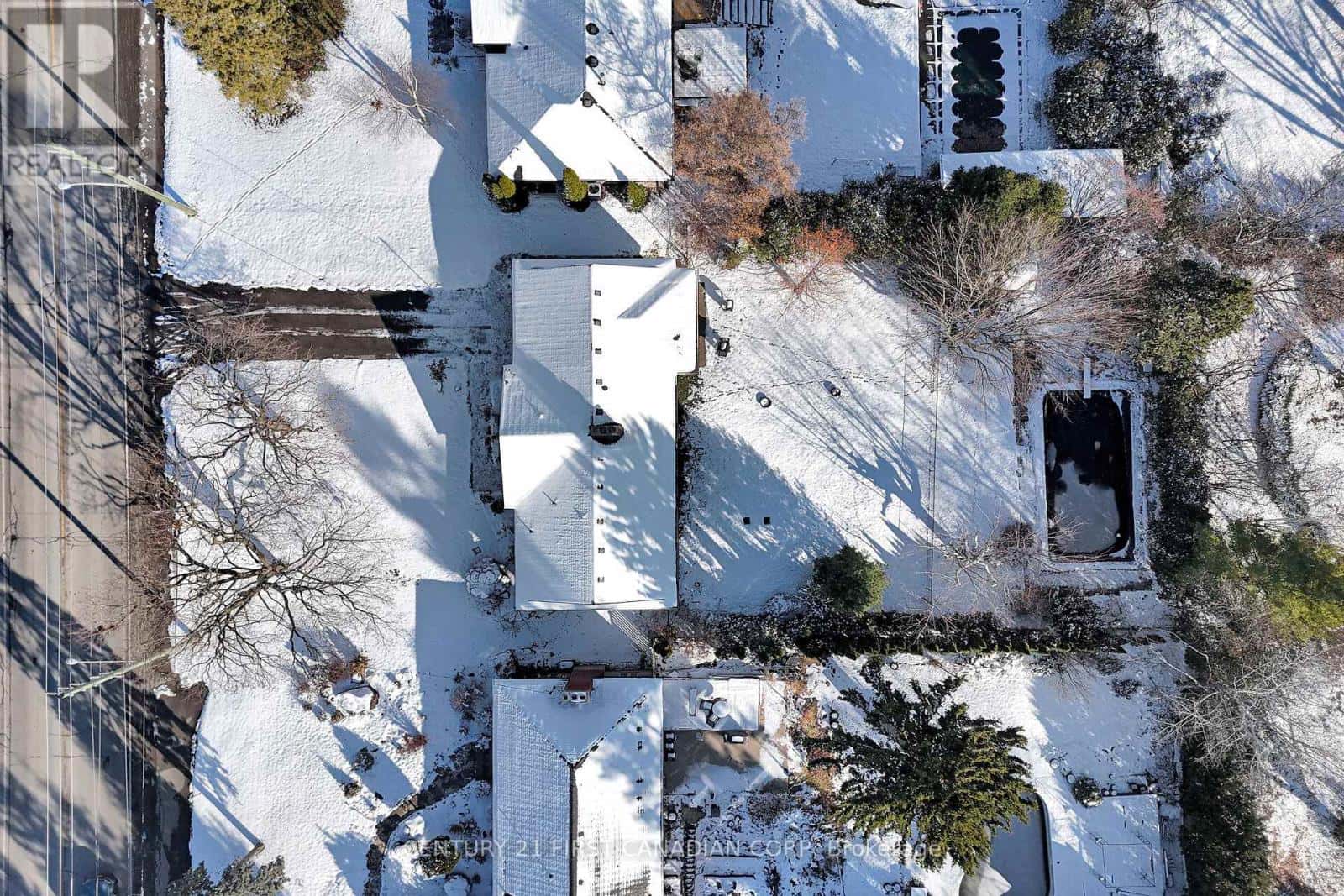 878 RIVERSIDE DRIVE — London North (North Q), Ontario - Photo 2 of 46