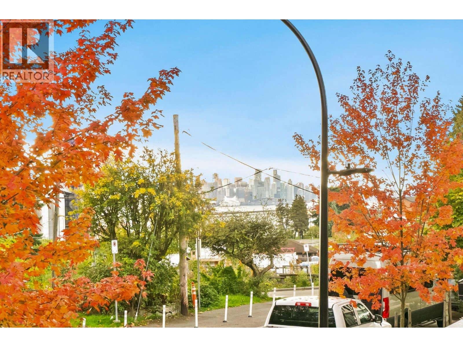 107 650 E 2ND STREET — North Vancouver, British Columbia - Photo 5 of 39