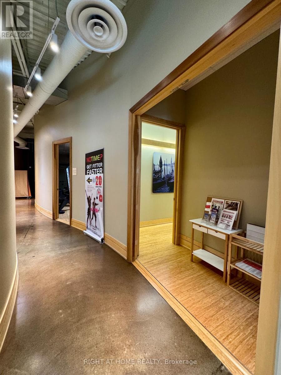 Toronto (Banbury-Don Mills), Ontario — Toronto (Banbury-Don Mills), Ontario - Main photo