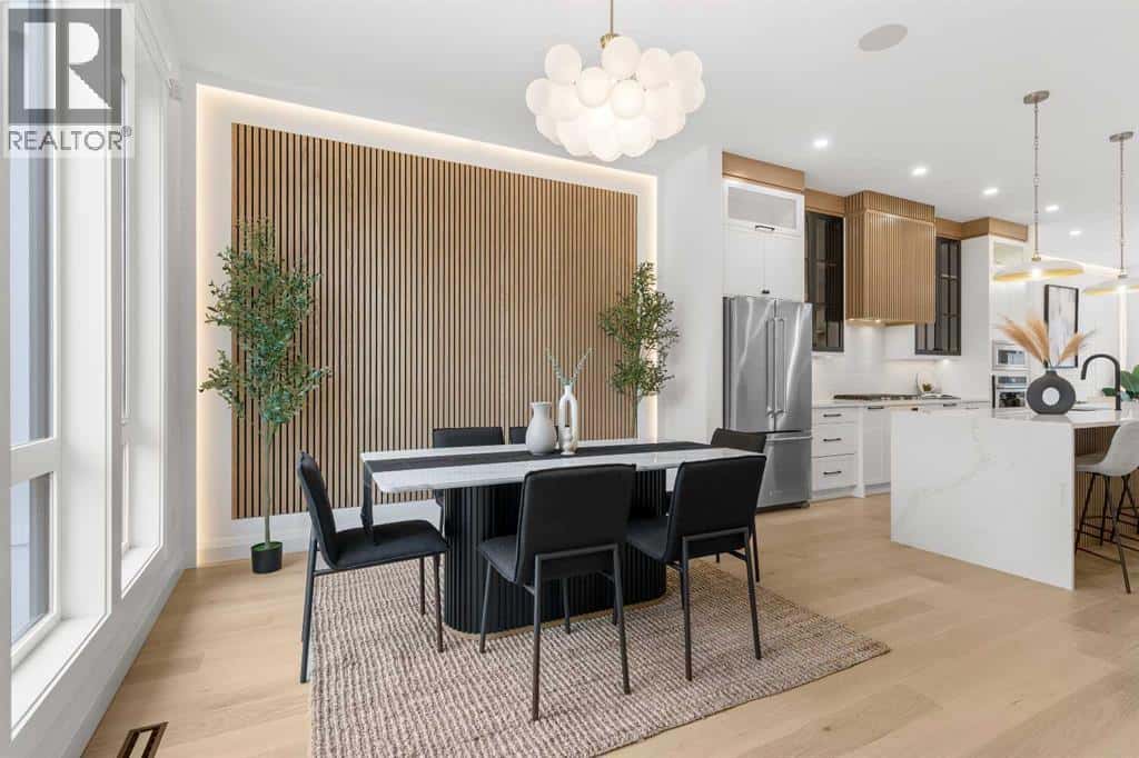 525 32 Street NW — Calgary, Alberta - Photo 4 of 49