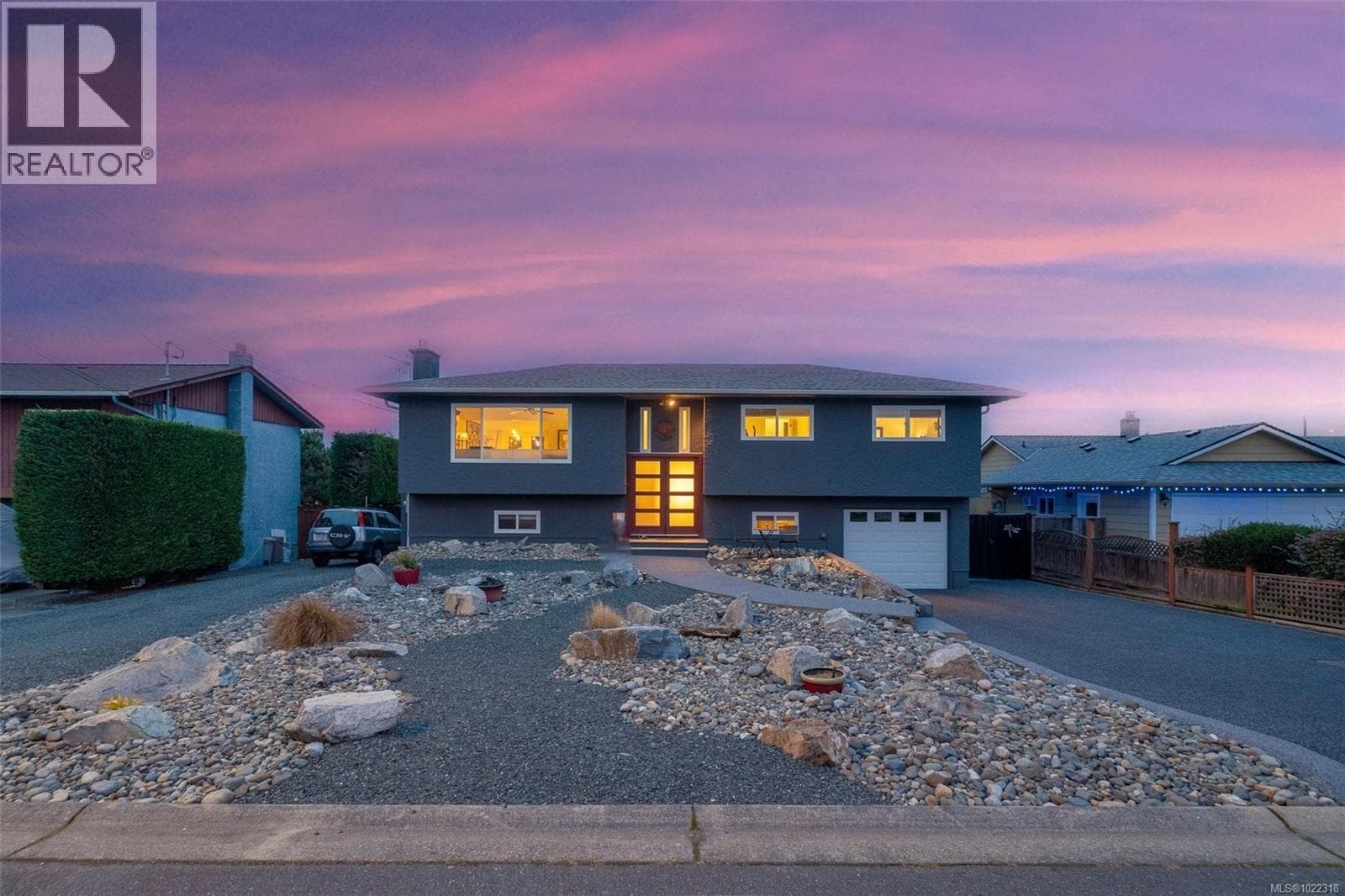 214 Cameron St — Parksville, British Columbia - Main photo