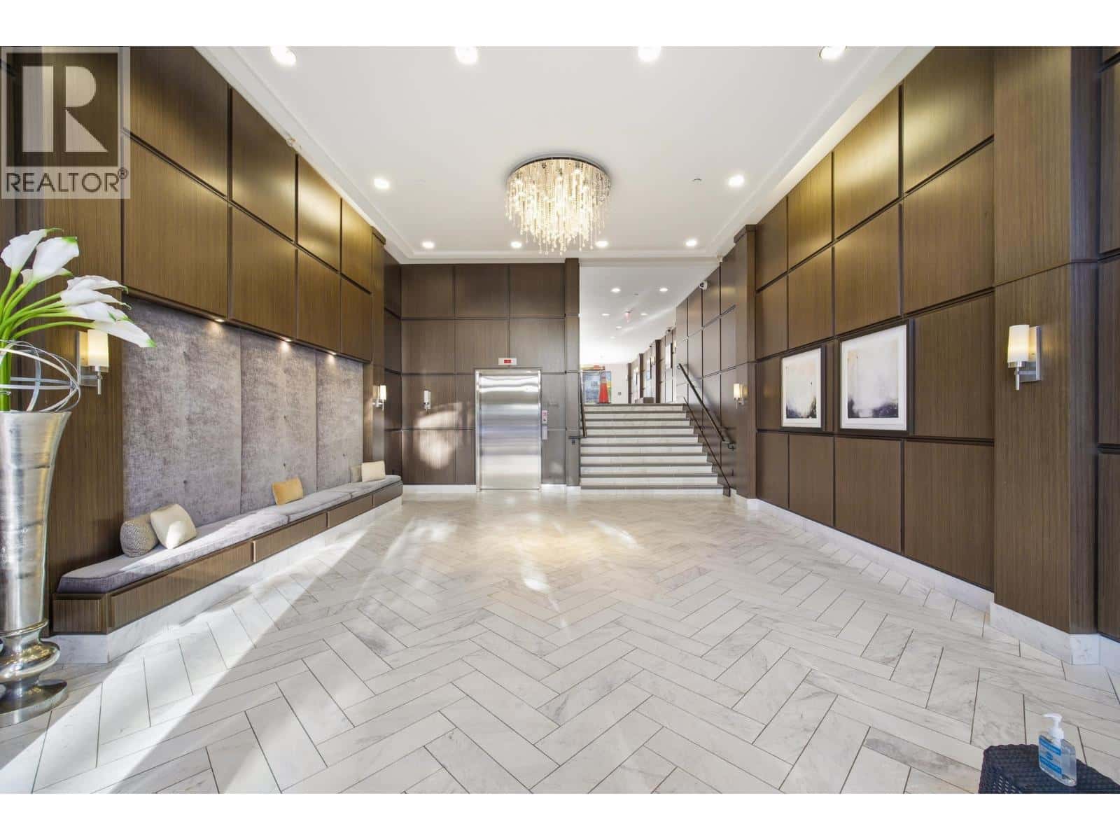 117 9388 MCKIM WAY — Richmond, British Columbia - Photo 3 of 36