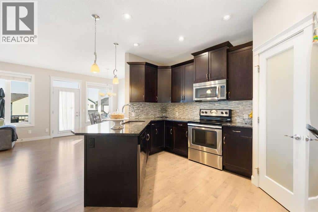 240 Sage Bank Grove NW — Calgary, Alberta - Photo 3 of 43