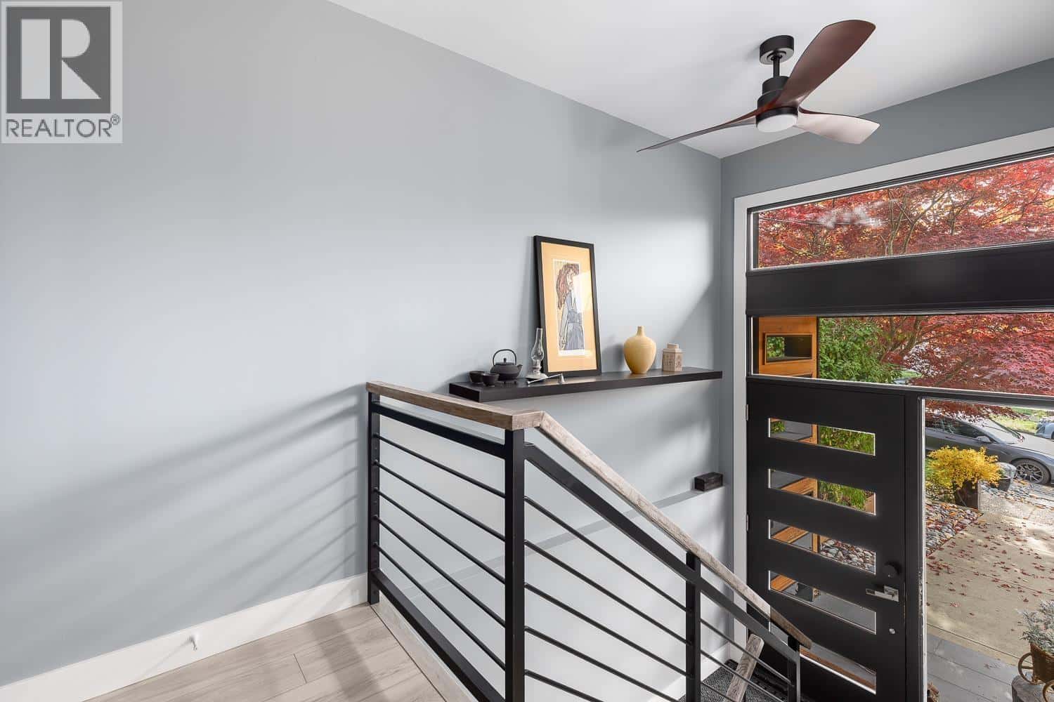 2023 CHARLES STREET — Vancouver, British Columbia - Photo 4 of 40