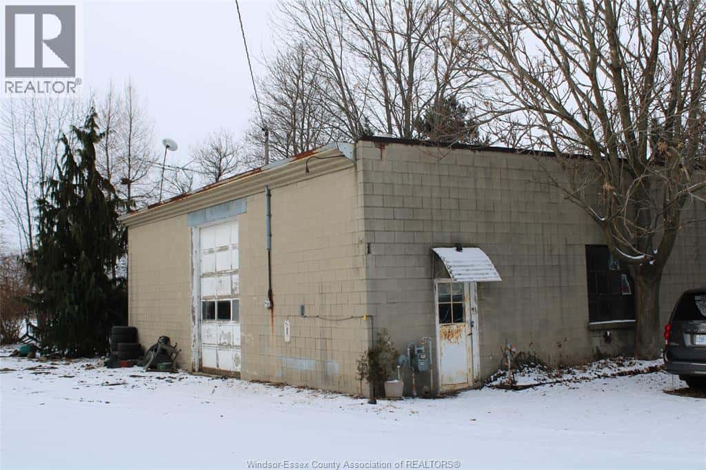 3703-3705 COUNTY RD 31 — Kingsville, Ontario - Photo 2 of 17