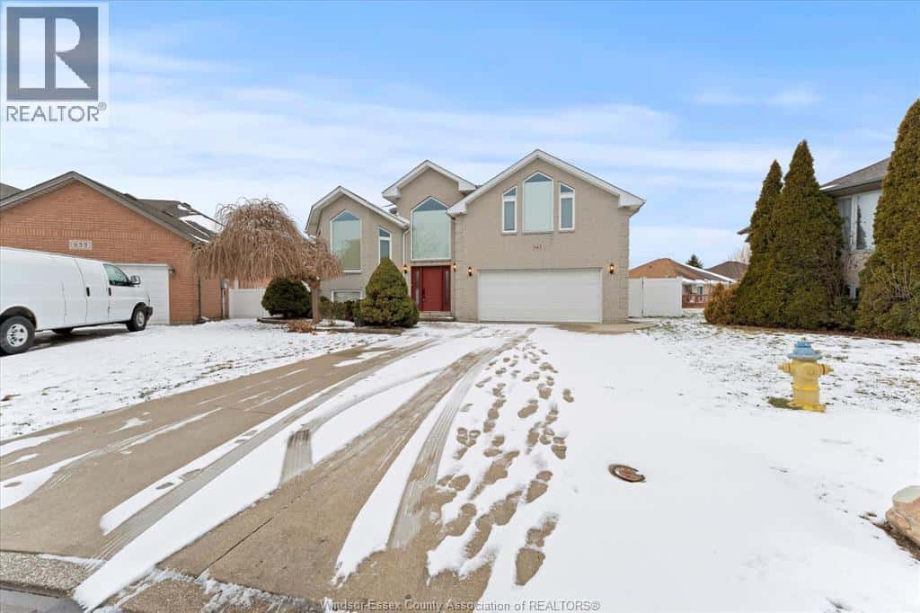 947 GRANTHAM COURT — Windsor, Ontario - Photo 4 of 40