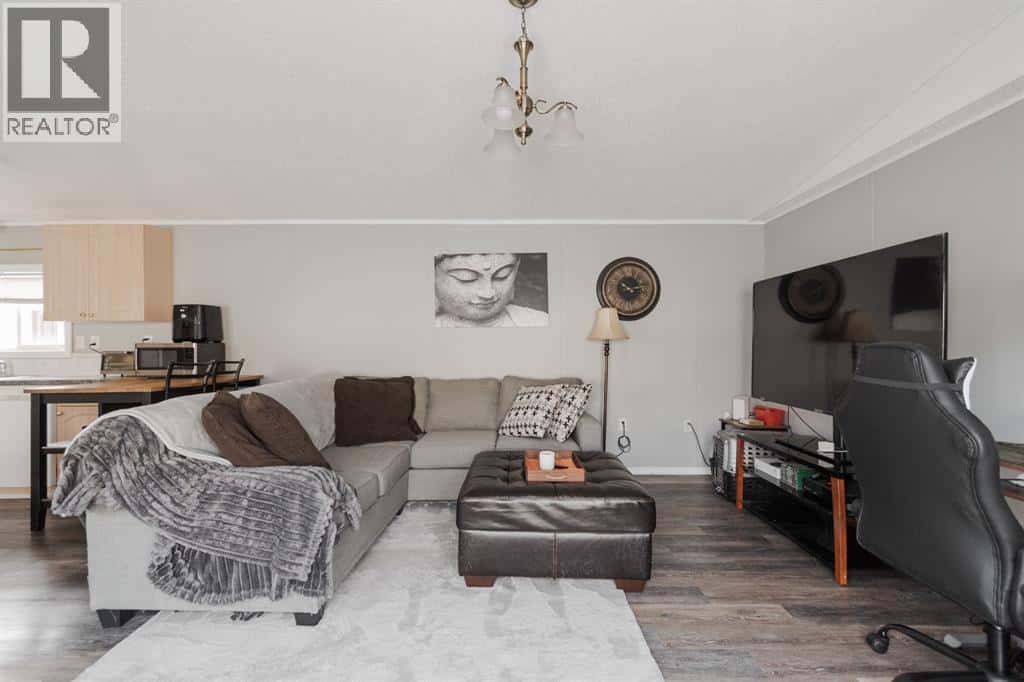 167 Grant Way — Fort McMurray, Alberta - Photo 4 of 27