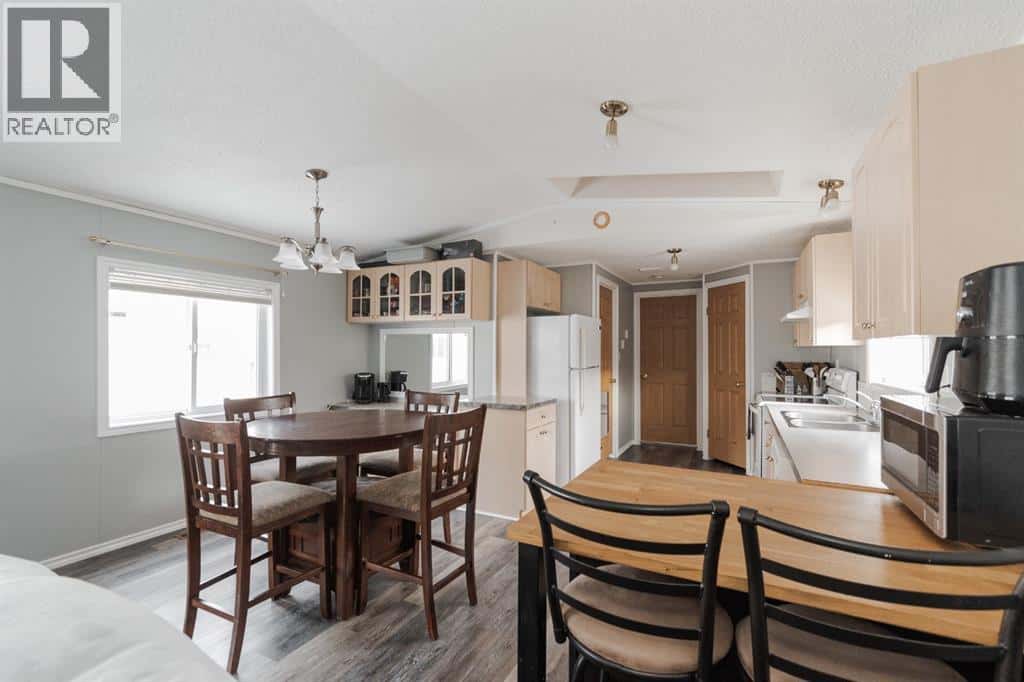 167 Grant Way — Fort McMurray, Alberta - Photo 5 of 27