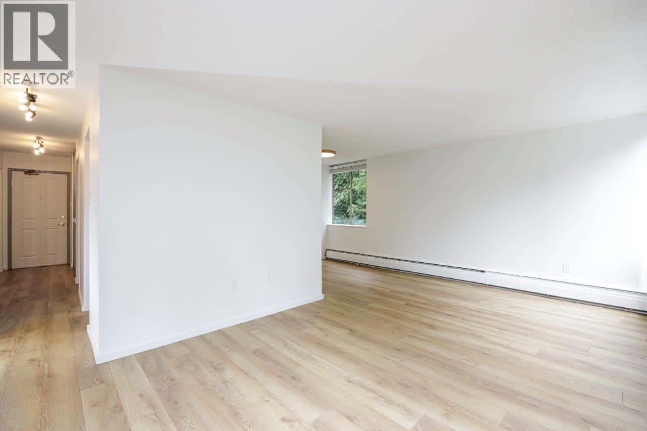 304 2008 FULLERTON AVENUE — North Vancouver, British Columbia - Photo 5 of 17