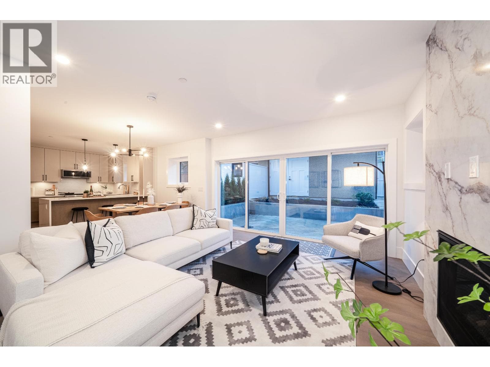 A 2735 W 8TH AVENUE — Vancouver, British Columbia - Main photo