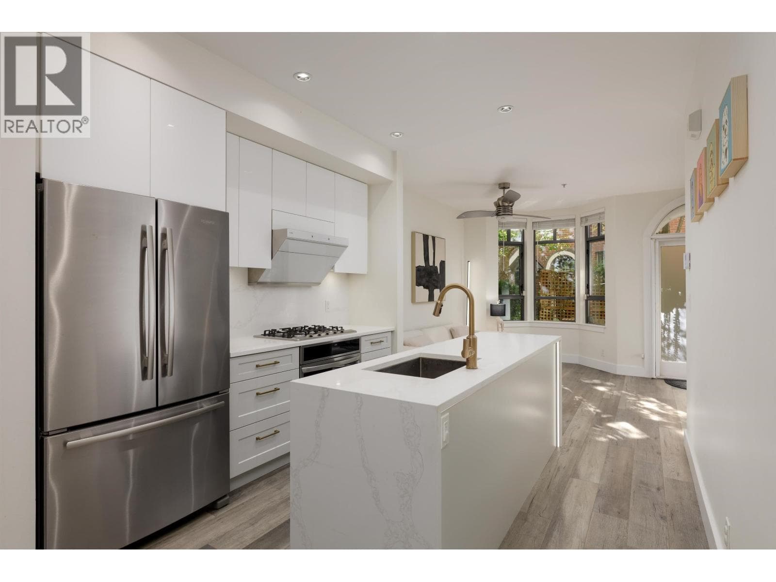 828 W 6TH AVENUE — Vancouver, British Columbia - Main photo