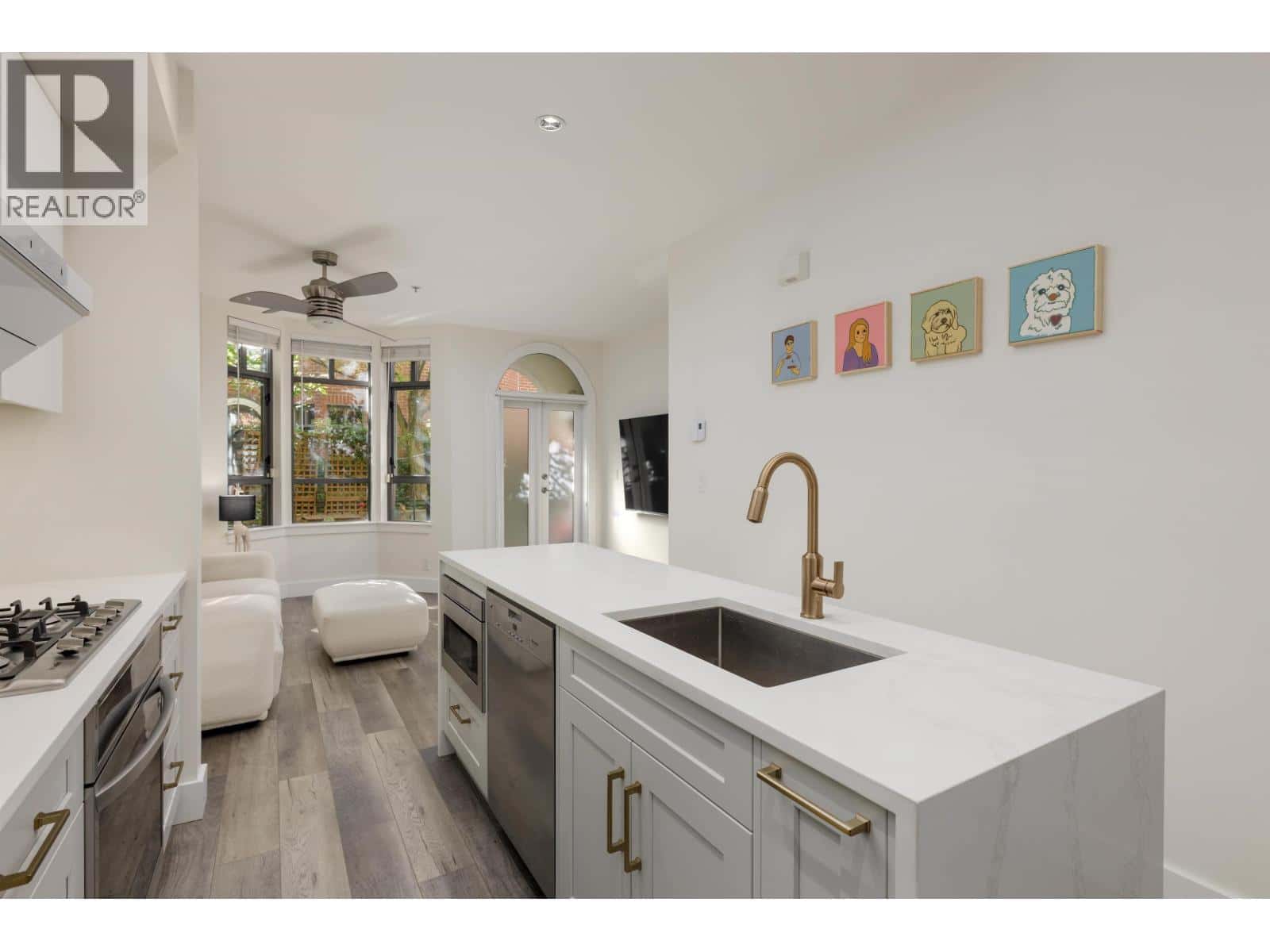 828 W 6TH AVENUE — Vancouver, British Columbia - Photo 4 of 29