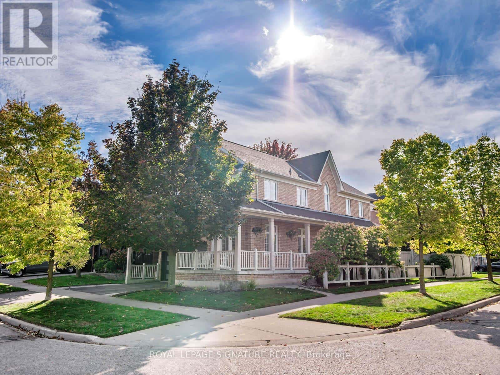 2 DENBURY COURT — Whitby (Brooklin), Ontario - Photo 2 of 47