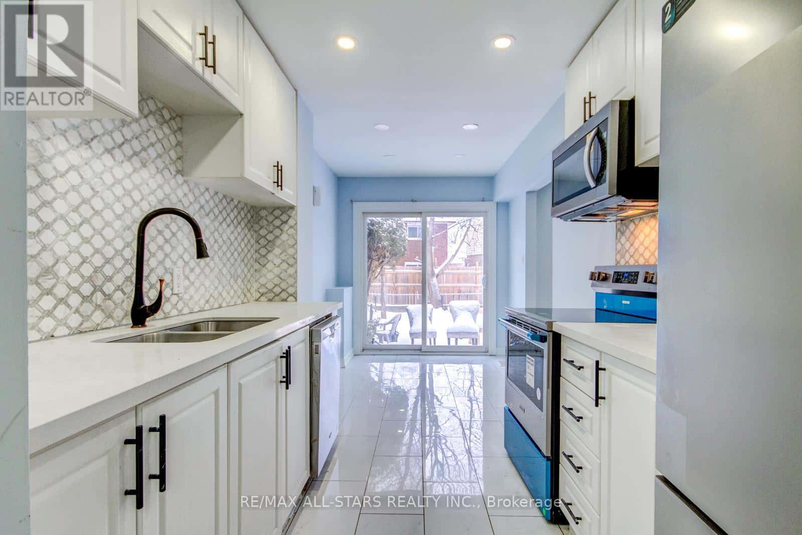 10 - 50 VERNE CRESCENT E — Toronto (Malvern), Ontario - Photo 5 of 22