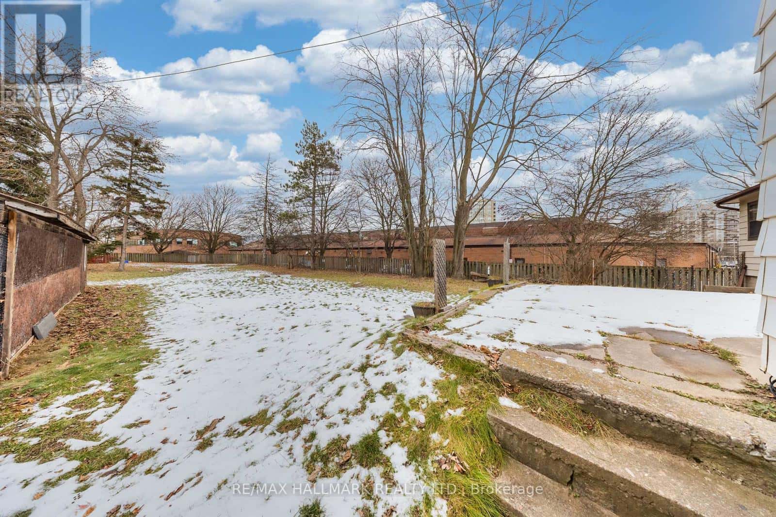 1911 GLENVIEW ROAD — Pickering (Town Centre), Ontario - Photo 4 of 32