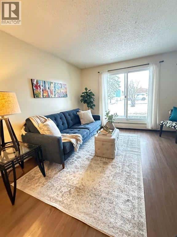 5107, 315 Southampton Drive SW — Calgary, Alberta - Photo 2 of 28