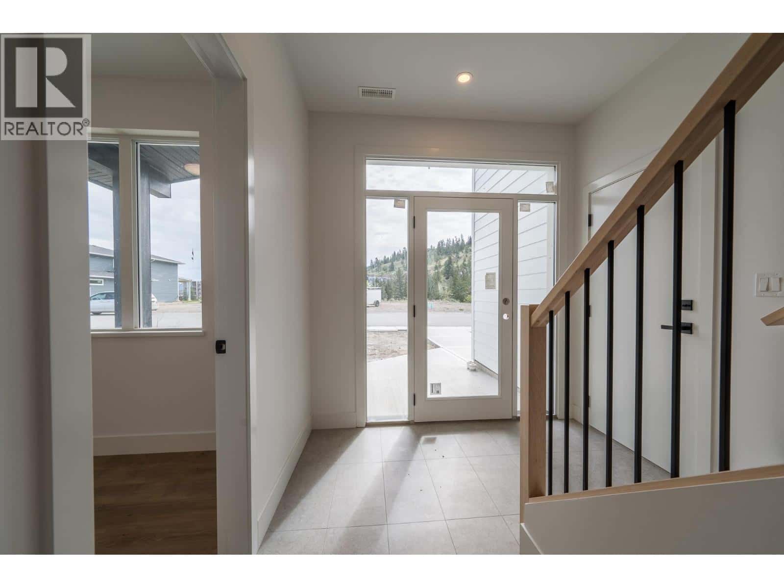 1609 Cordonier Place — Kamloops, British Columbia - Photo 2 of 59