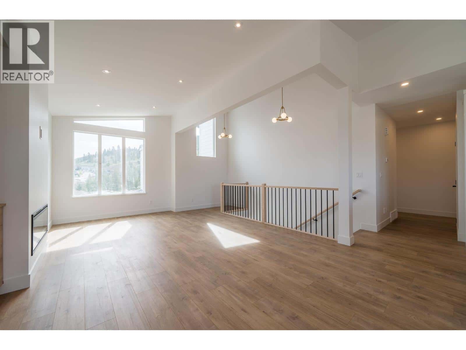 1609 Cordonier Place — Kamloops, British Columbia - Photo 4 of 59