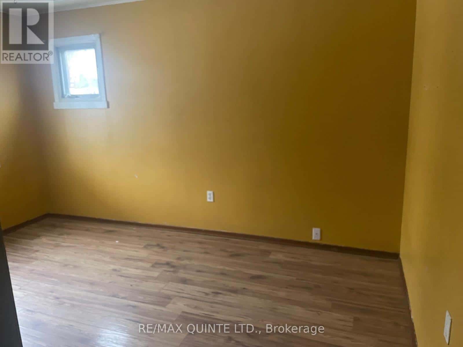 55 CONNAUGHT AVENUE — London East (East G), Ontario - Photo 3 of 13