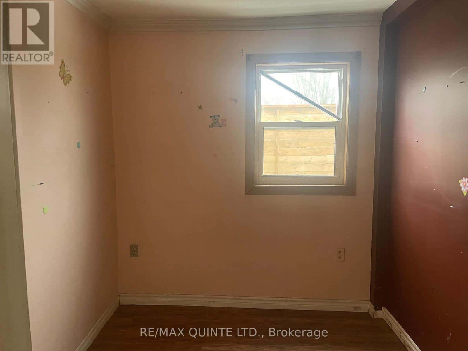 55 CONNAUGHT AVENUE — London East (East G), Ontario - Photo 5 of 13