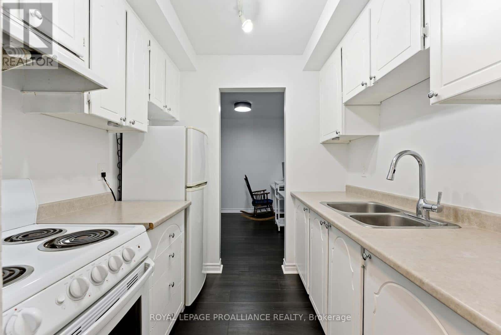 3 - 80 GRIER STREET — Belleville (Belleville Ward), Ontario - Photo 5 of 19