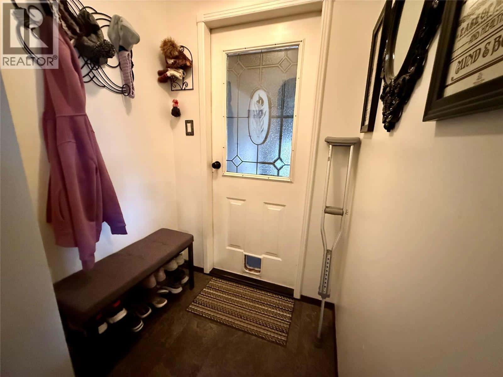 1094 Wanjoff Road — Robson, British Columbia - Photo 3 of 37