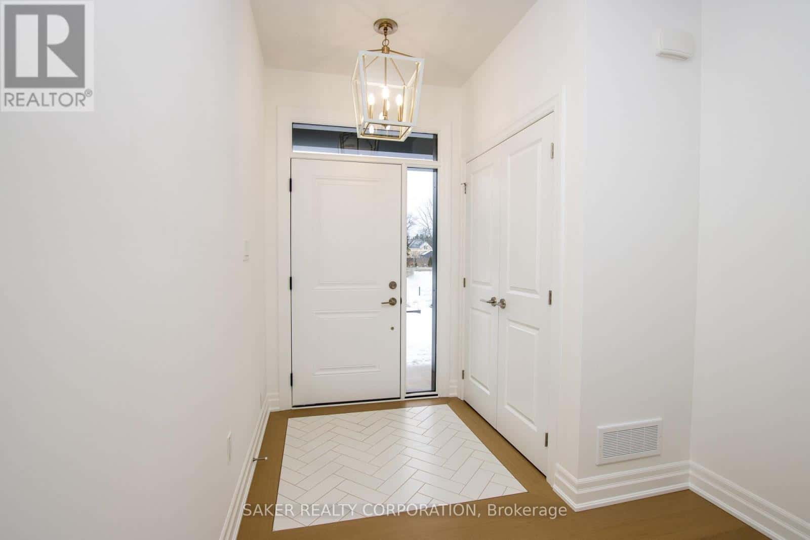 536 REGENT STREET — Strathroy-Caradoc (Mount Brydges), Ontario - Photo 5 of 50