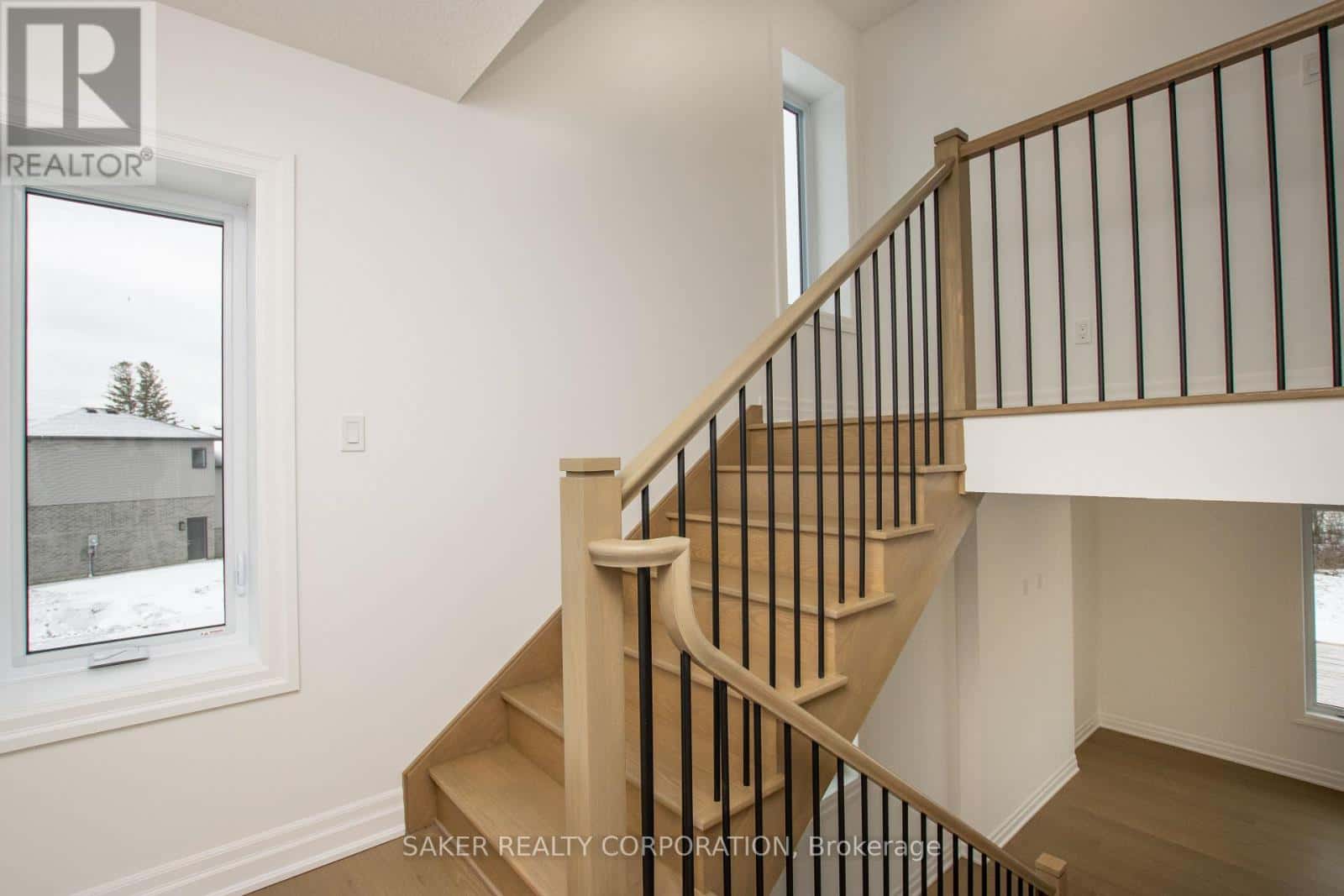 534 REGENT STREET — Strathroy-Caradoc (Mount Brydges), Ontario - Photo 5 of 9