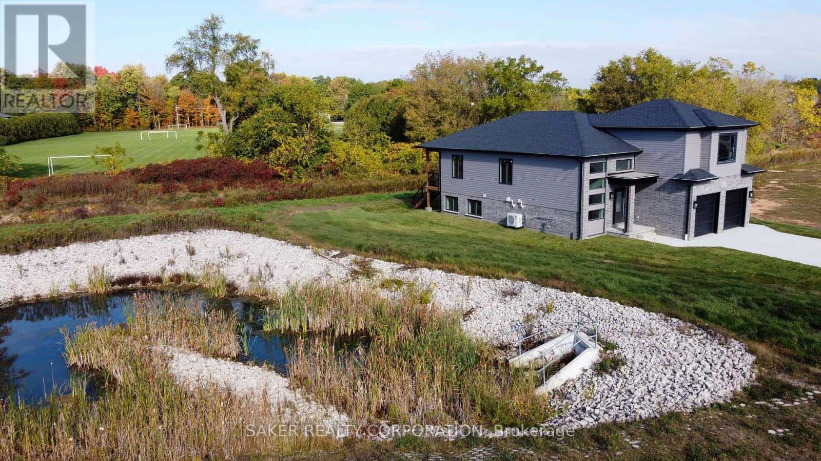 530 REGENT STREET — Strathroy-Caradoc (Mount Brydges), Ontario - Photo 5 of 49