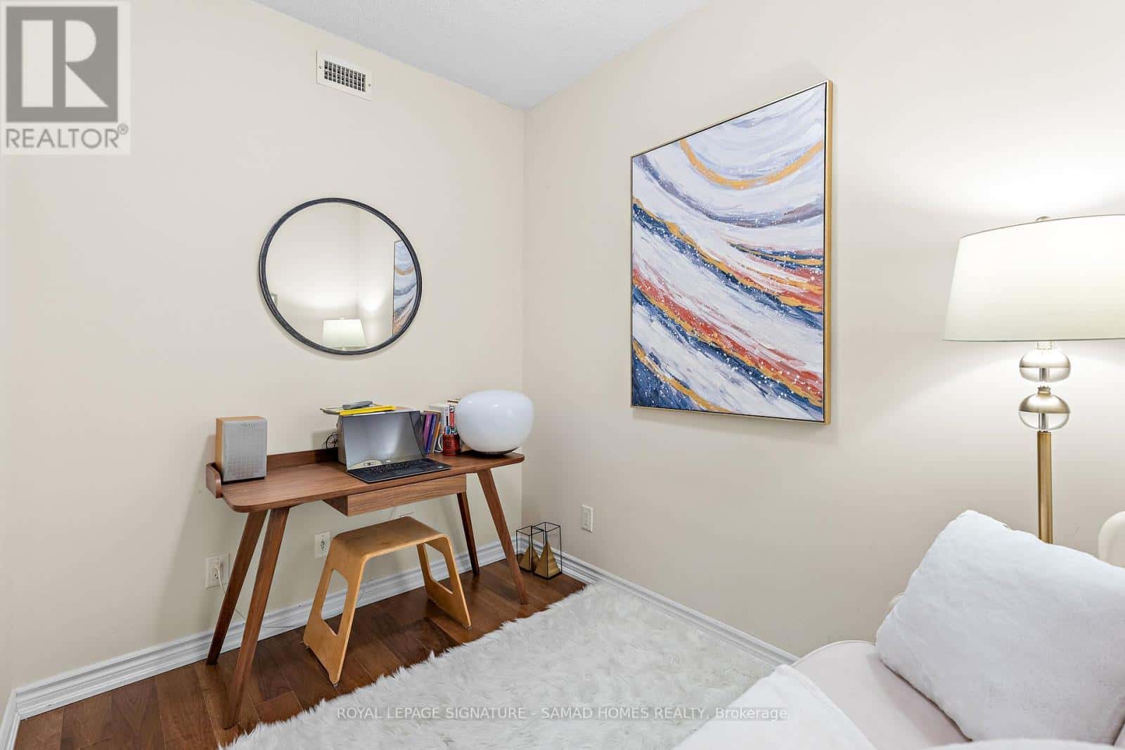 215 - 1135 ROYAL YORK ROAD — Toronto (Edenbridge-Humber Valley), Ontario - Photo 4 of 16