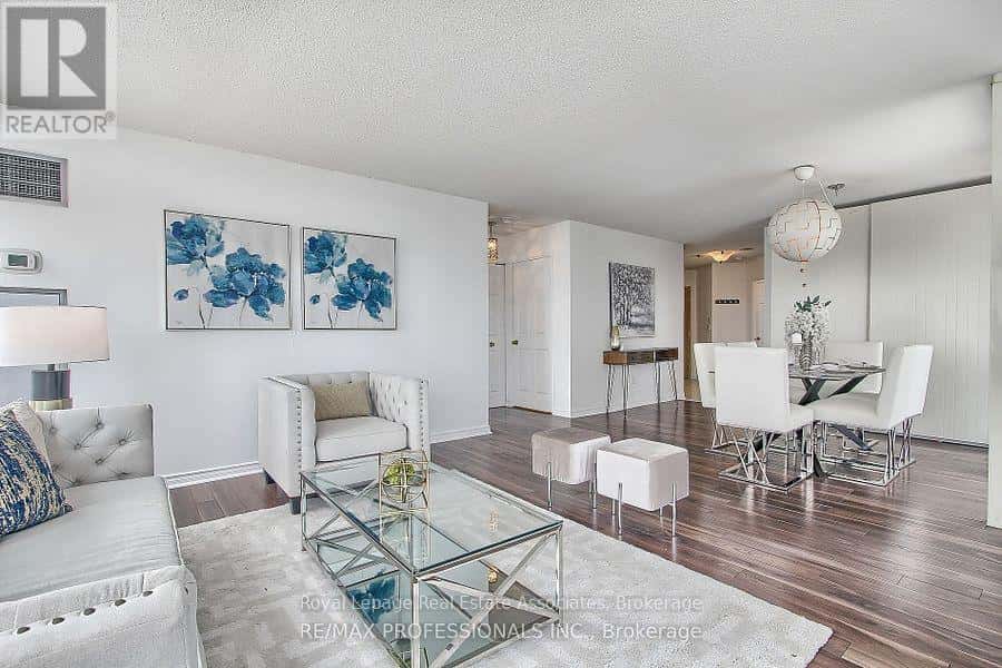 511 - 55 ELM DRIVE W — Mississauga (City Centre), Ontario - Photo 4 of 37