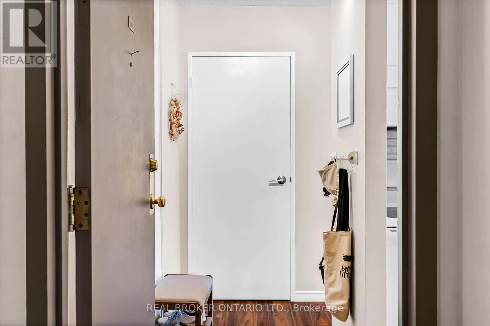 209 - 110 FORWARD AVENUE — Ottawa, Ontario - Photo 4 of 46