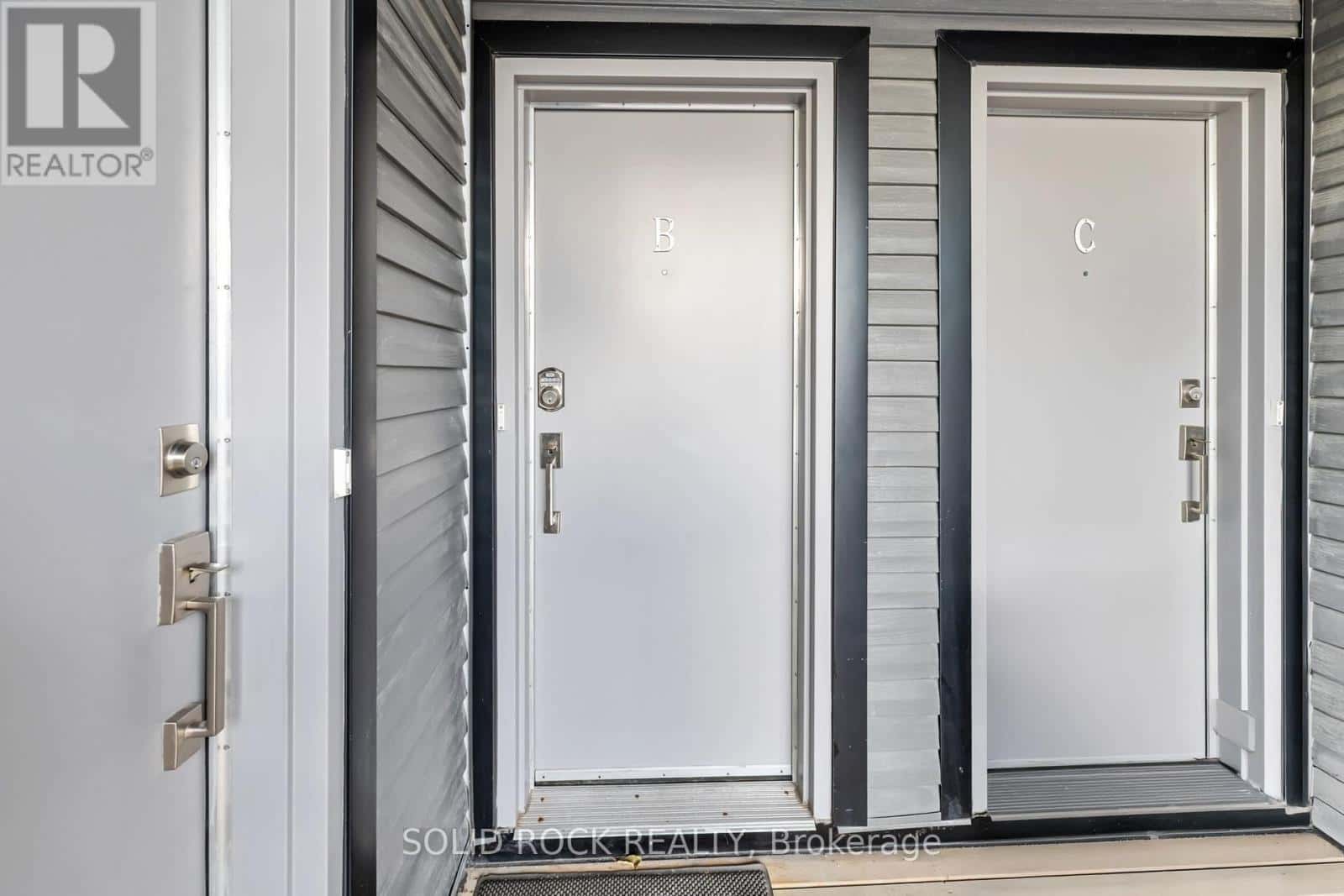 B - 442 VIA VERONA AVENUE N — Ottawa, Ontario - Photo 4 of 29