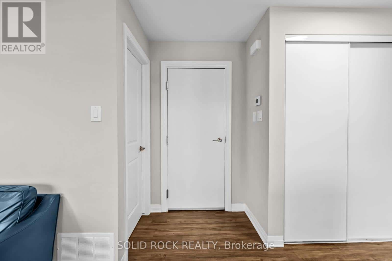 B - 442 VIA VERONA AVENUE N — Ottawa, Ontario - Photo 5 of 29