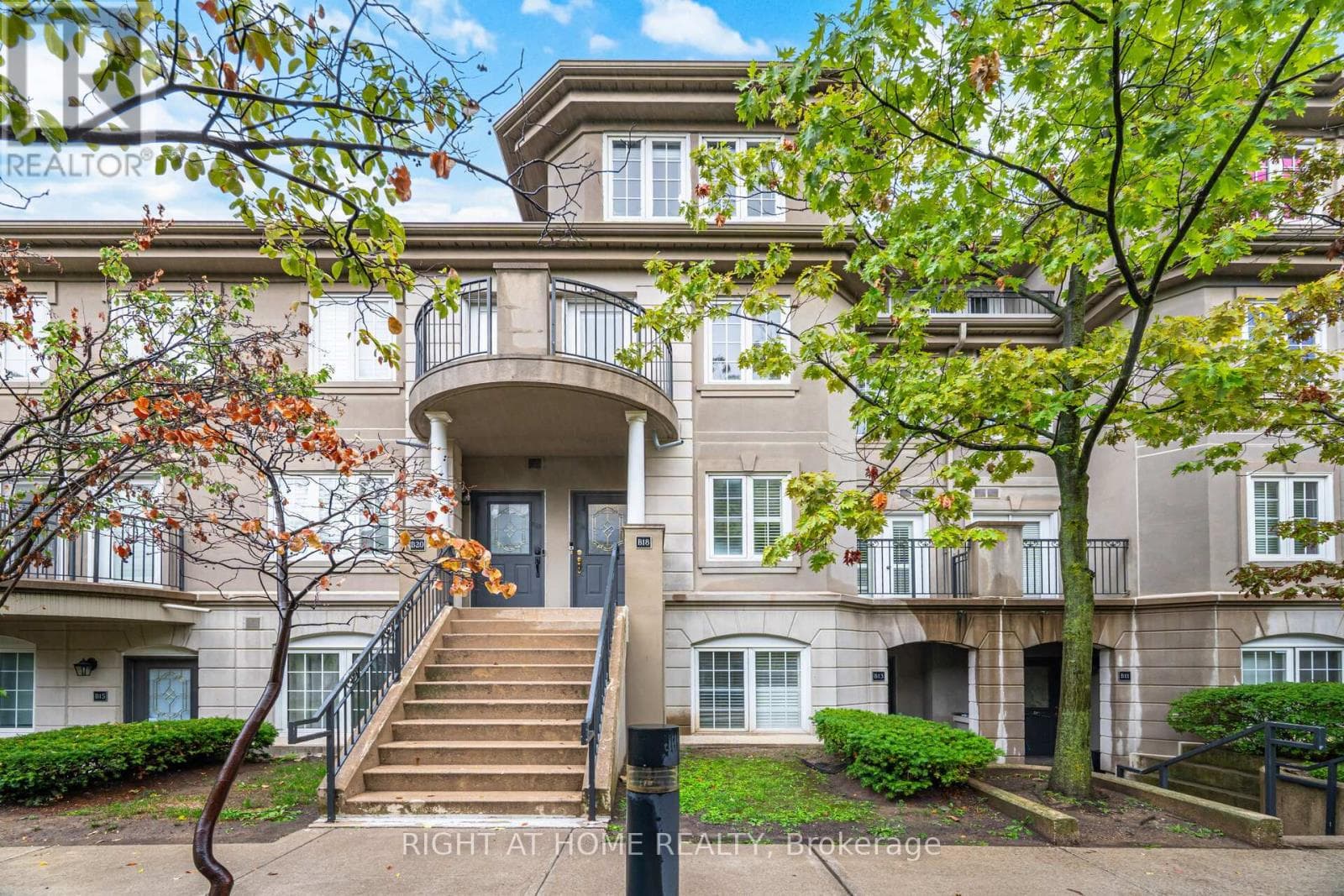 B18 - 108 FINCH AVENUE W — Toronto (Newtonbrook West), Ontario - Main photo