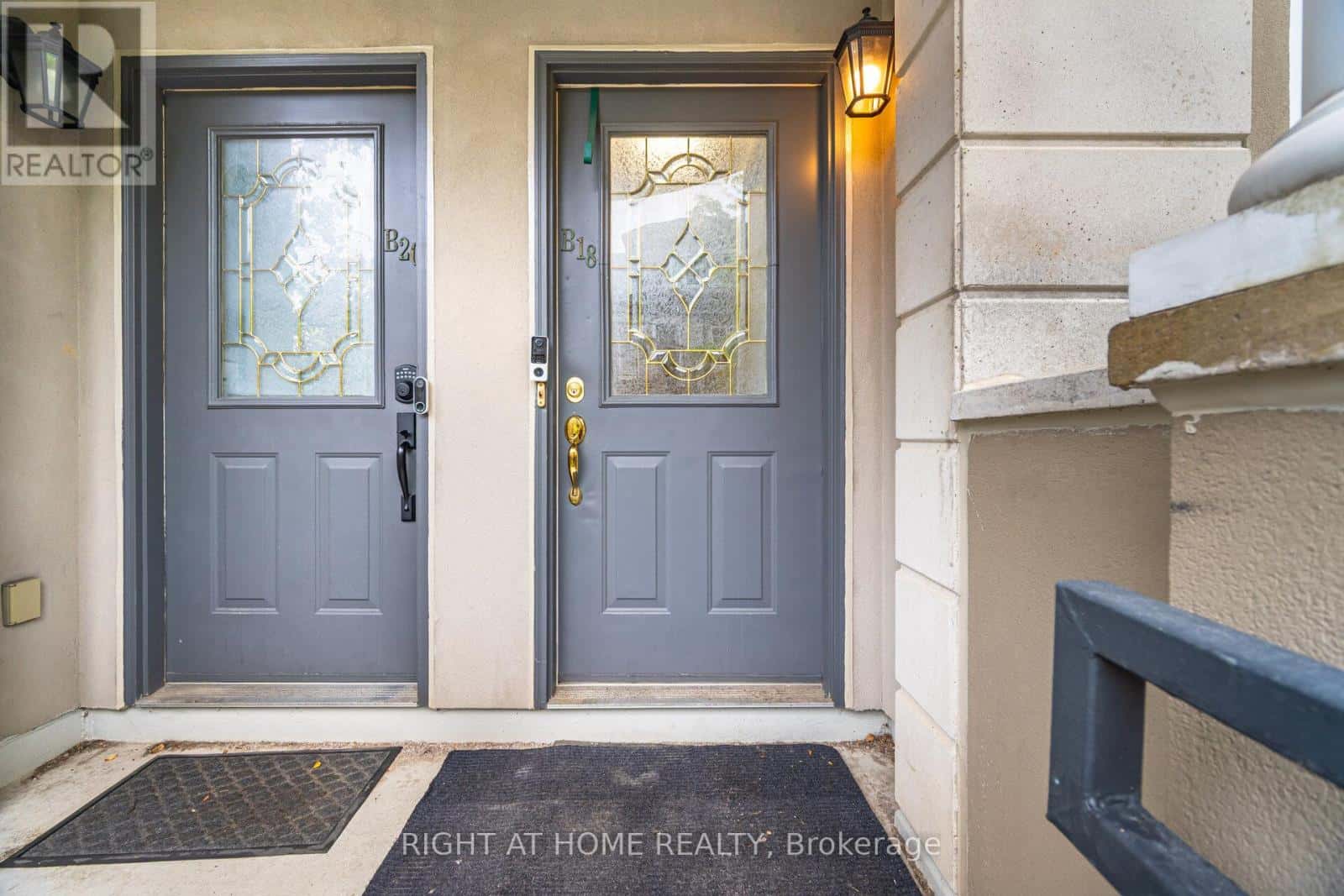 B18 - 108 FINCH AVENUE W — Toronto (Newtonbrook West), Ontario - Photo 3 of 34