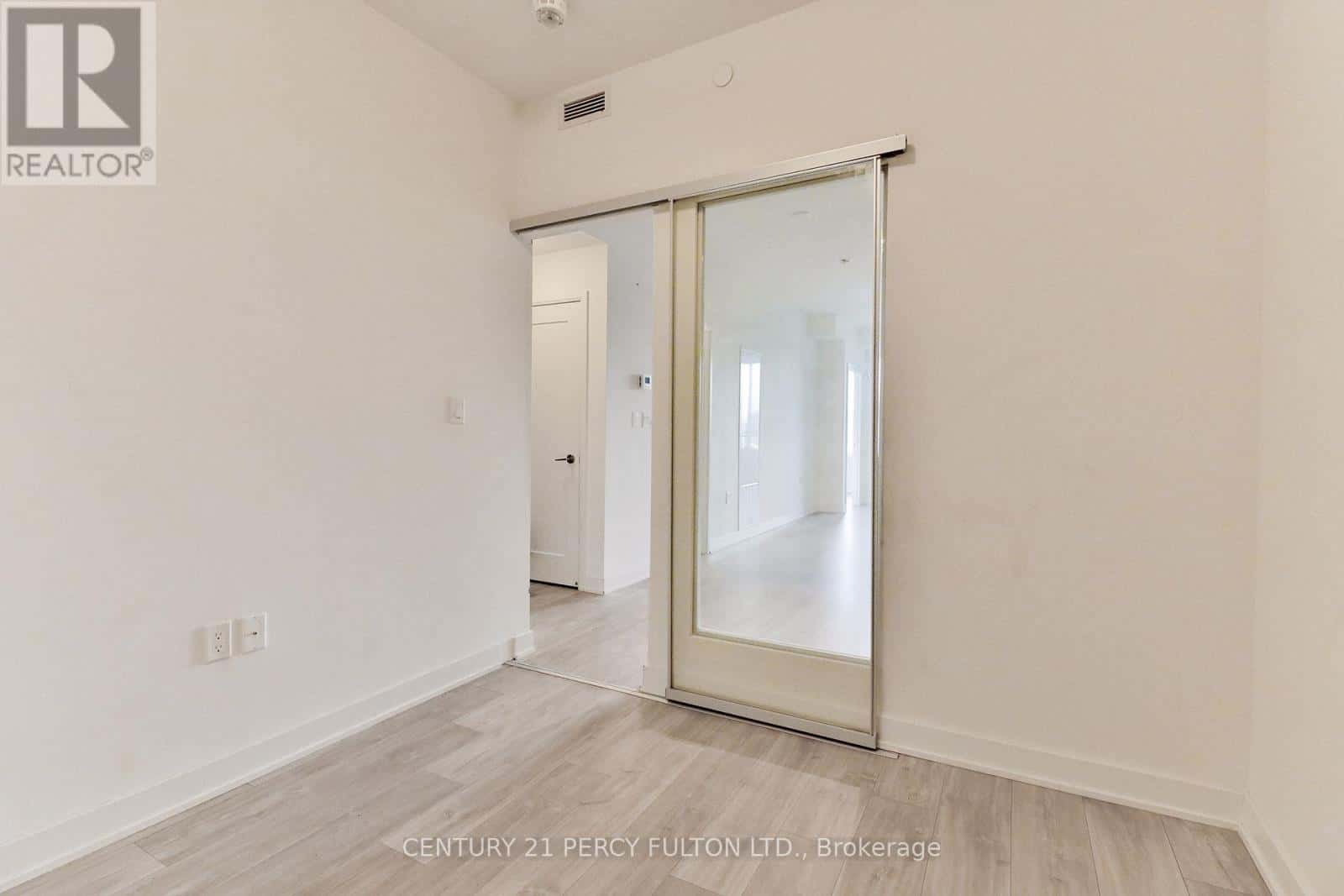 1202 - 576 FRONT STREET W — Toronto (Waterfront Communities), Ontario - Photo 3 of 34