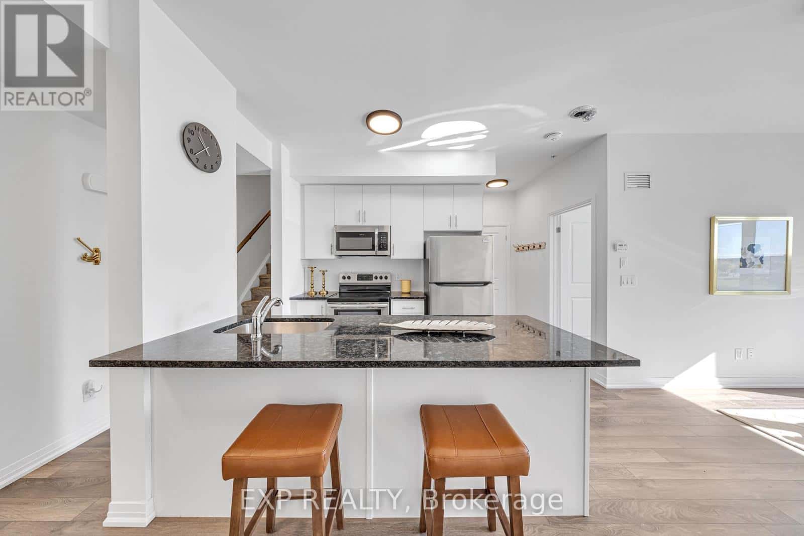 602 - 2635 WILLIAM JACKSON DRIVE E — Pickering (Duffin Heights), Ontario - Photo 3 of 30