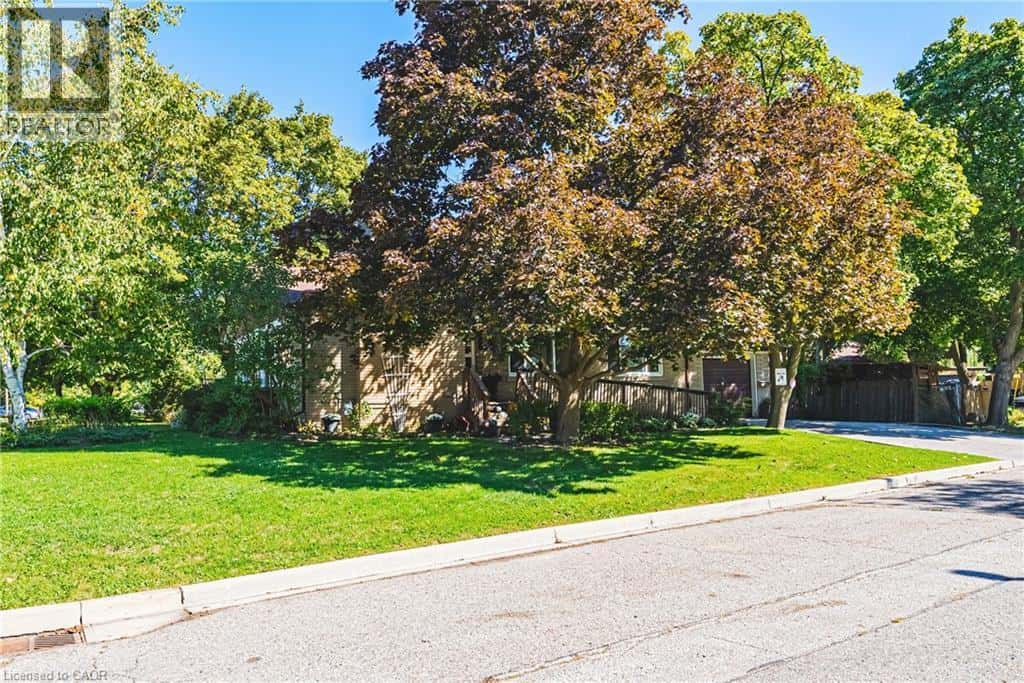 1 NORWICH Place — Etobicoke, Ontario - Photo 3 of 38