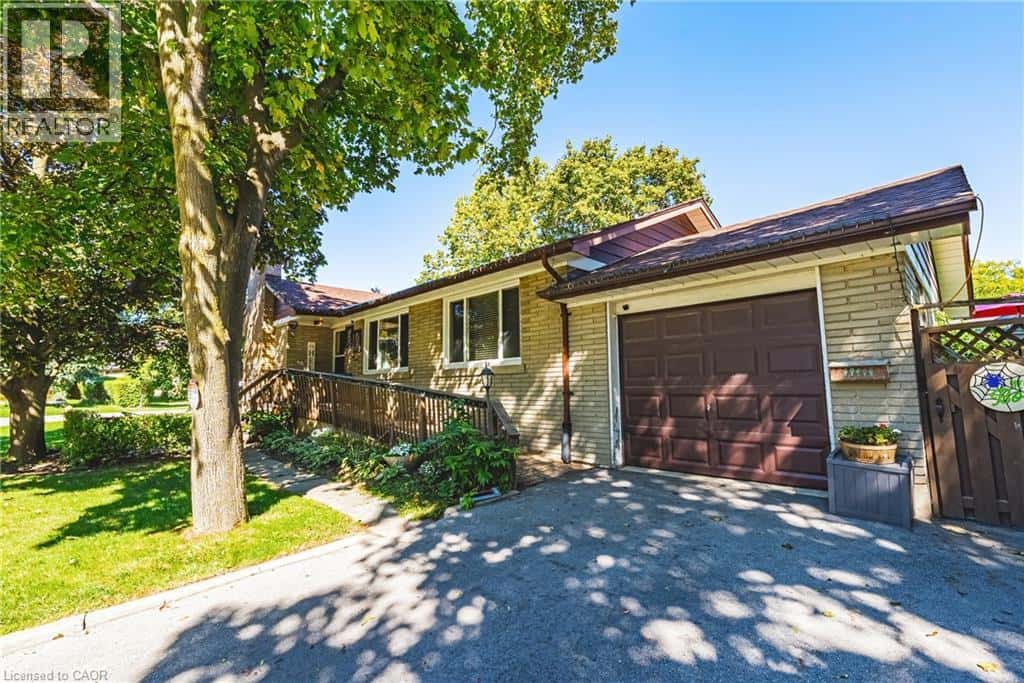 1 NORWICH Place — Etobicoke, Ontario - Photo 4 of 38