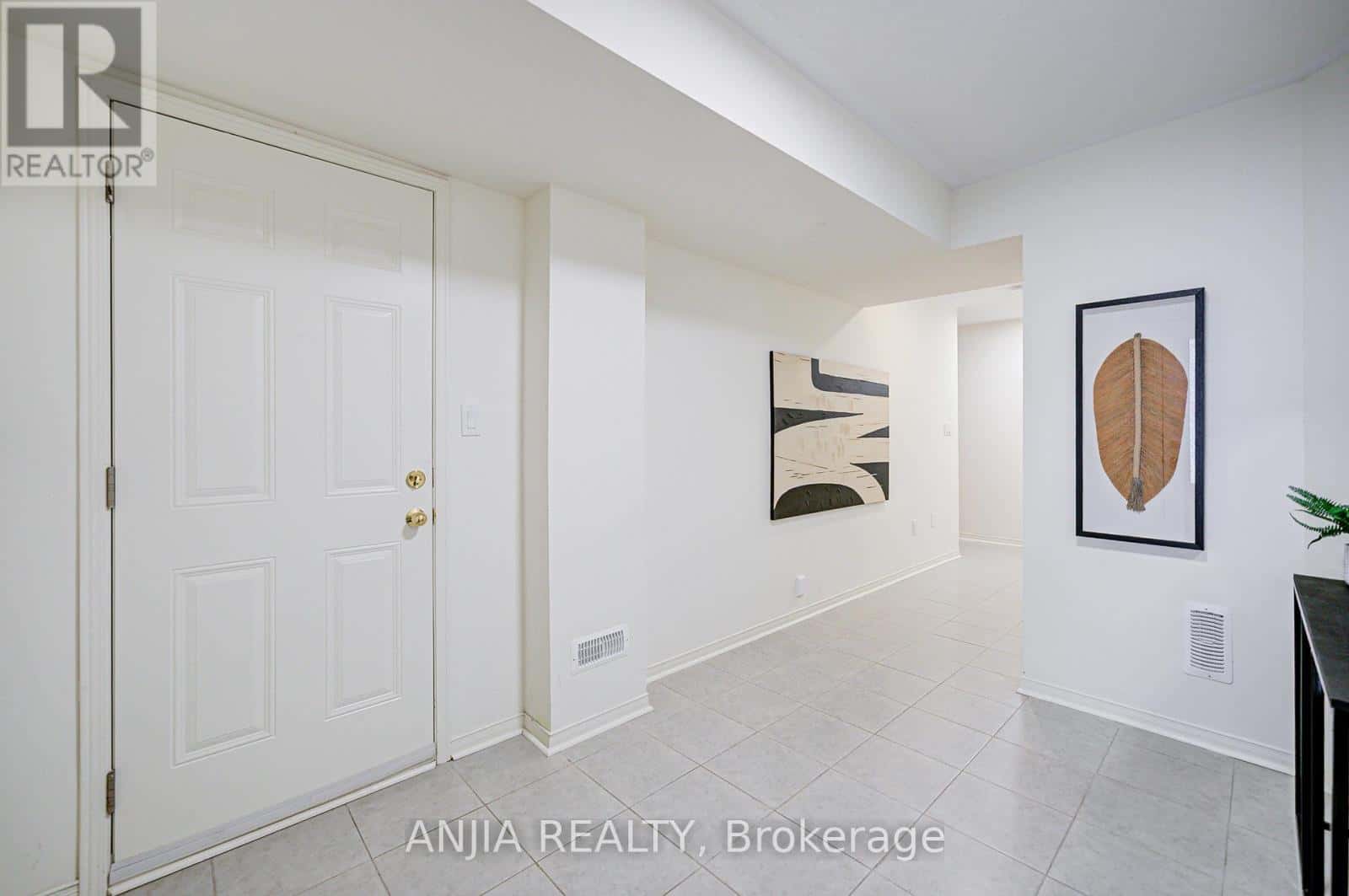 105 NESS DRIVE — Richmond Hill, Ontario - Photo 5 of 50